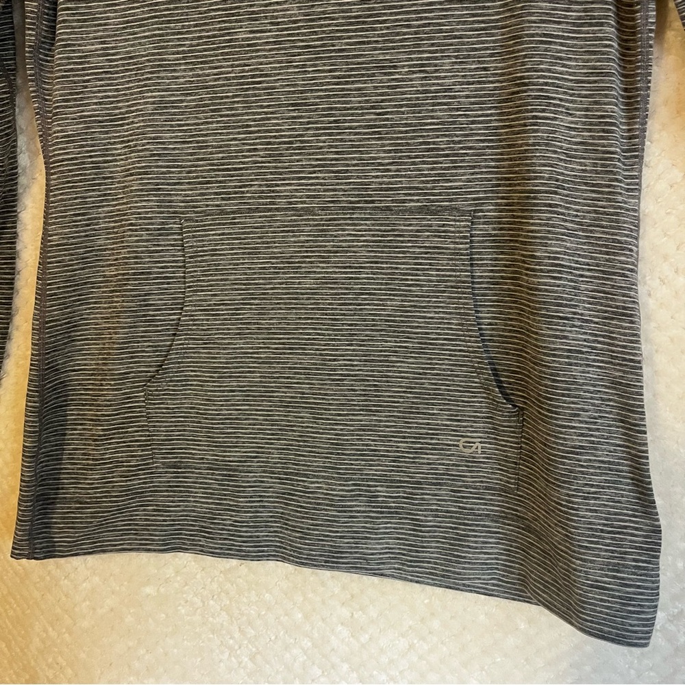 GAP Fit Womens Cowl Neck Sweater Gray White Striped Active Workout Sz Medium - Picture 4 of 6